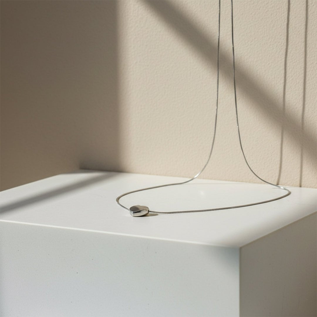 Delicate Silver Heart Necklace - Iryzo