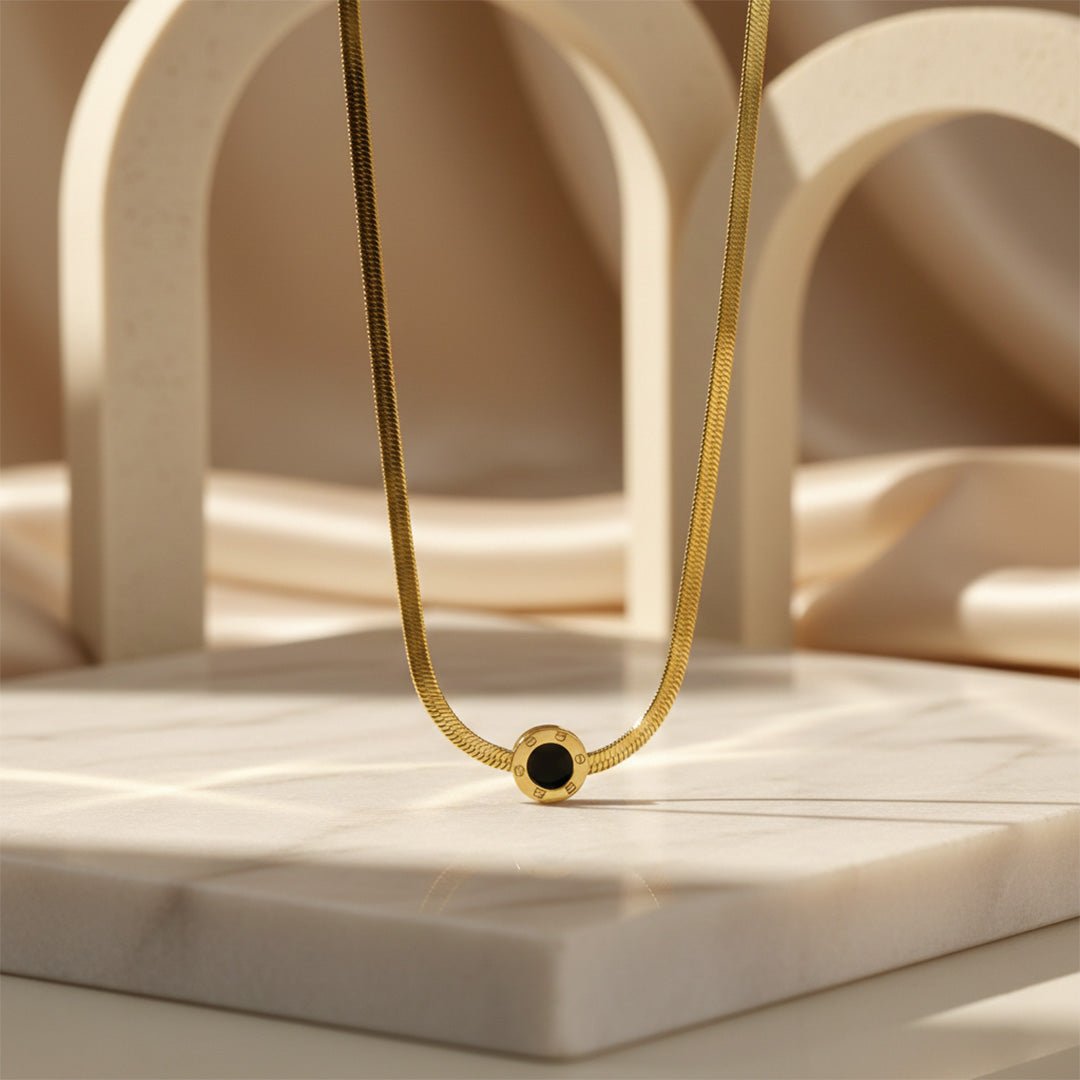 Gold Roman Numeral Pendant Necklace | 18K Gold Plated Stainless Steel - Iryzo