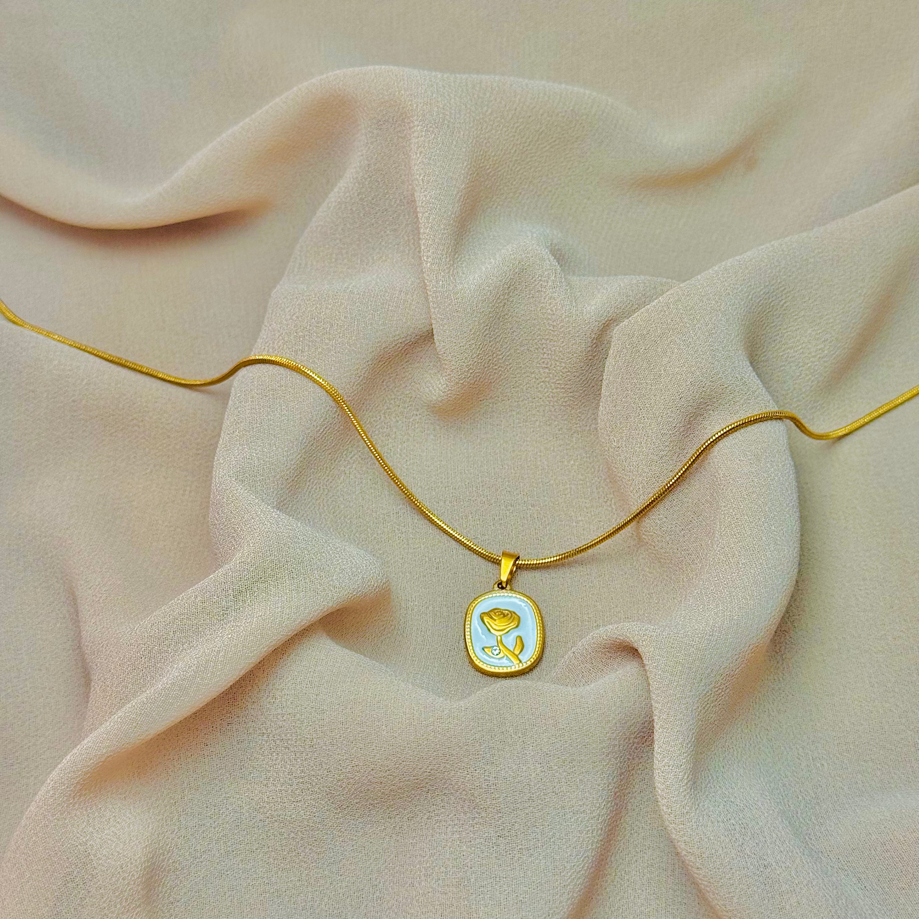 Interlocking Heart Necklace Gold Love Pendant Iryzo Pakistan