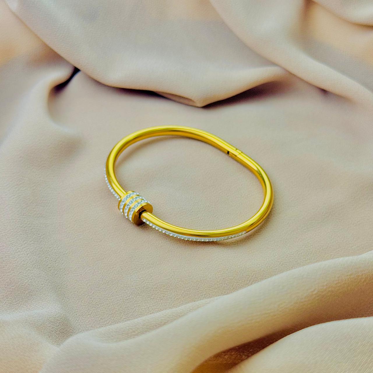 22k Zircon Studded Handcuff