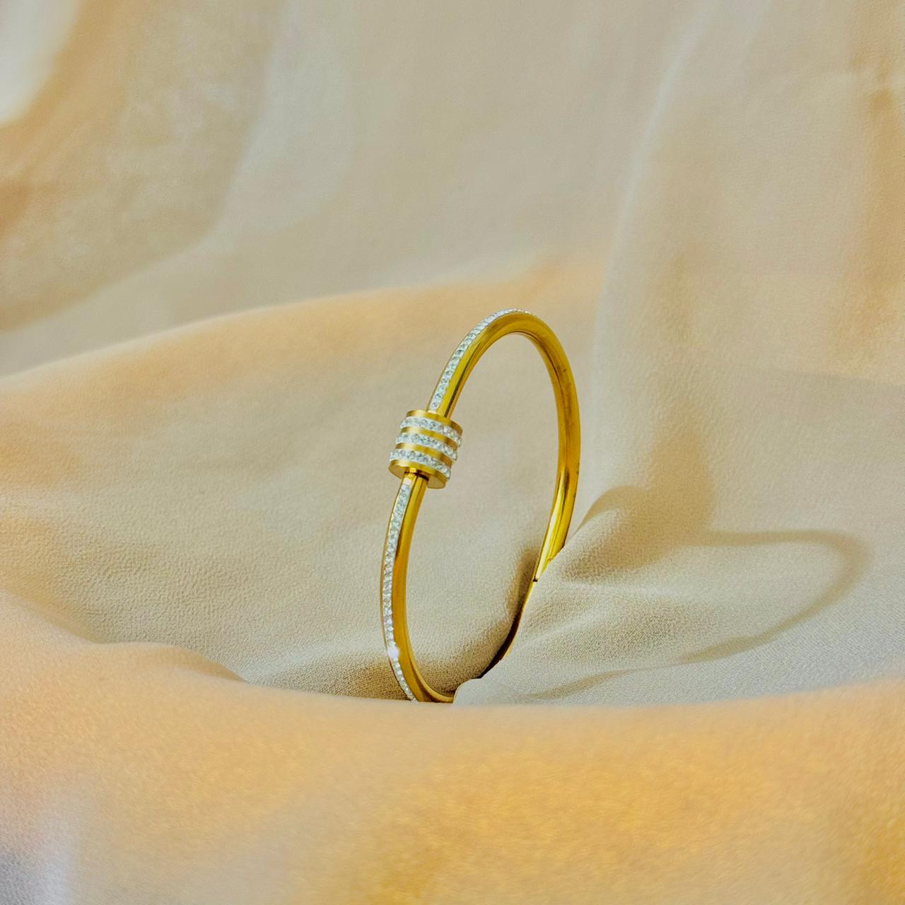 22k Zircon Studded Handcuff